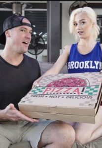 Bữa tiệc pizza đầy bất ngờ và sung sướng
