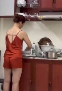 Qua nhà thịt em khi chồng em vắng nhà